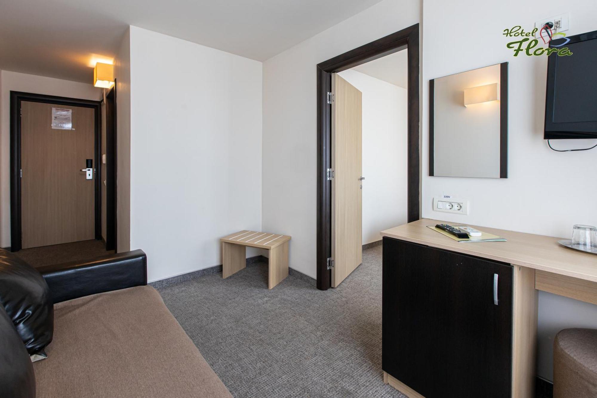 Hotel Flora Mamaia Εξωτερικό φωτογραφία