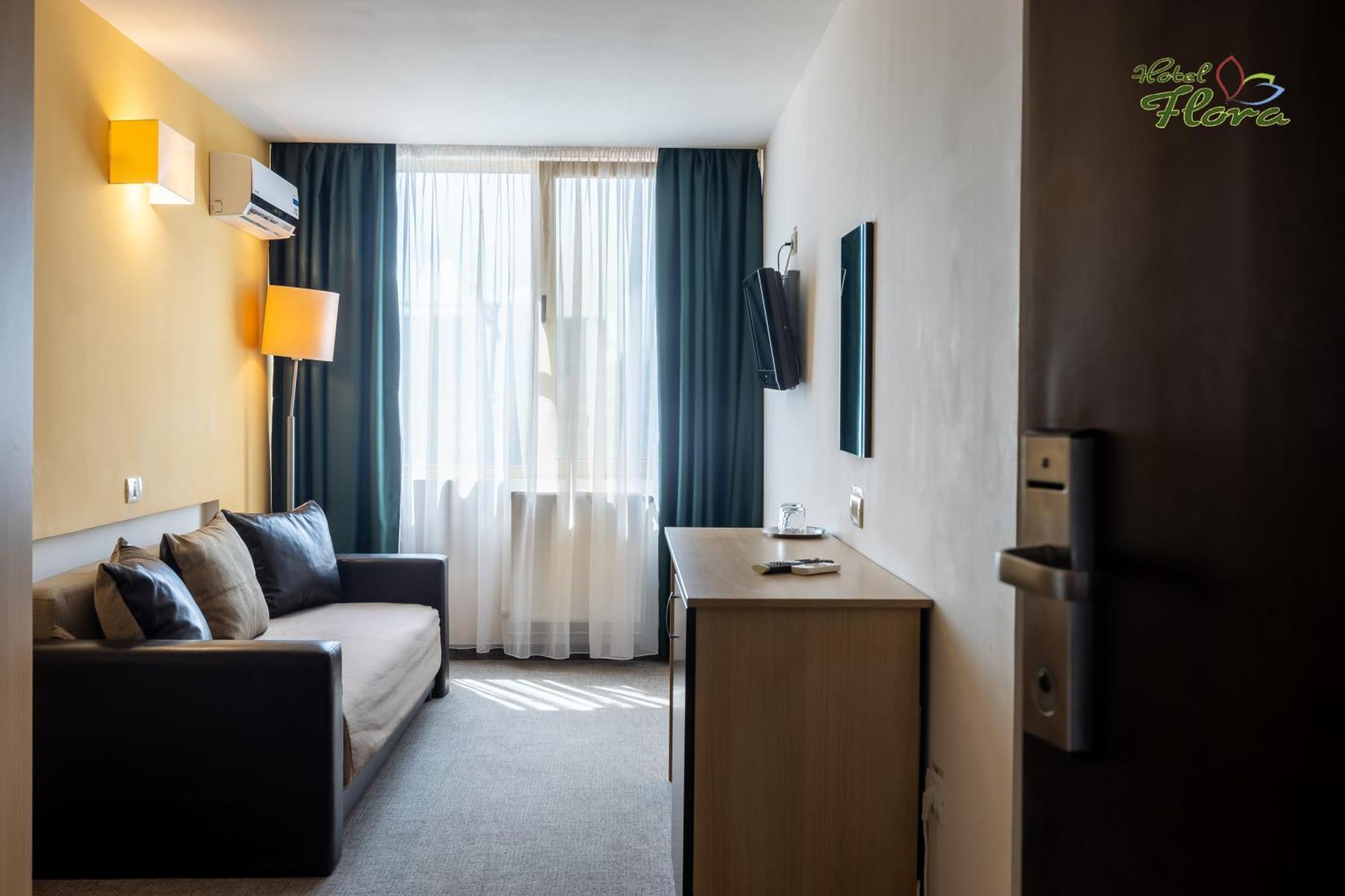 Hotel Flora Mamaia Εξωτερικό φωτογραφία