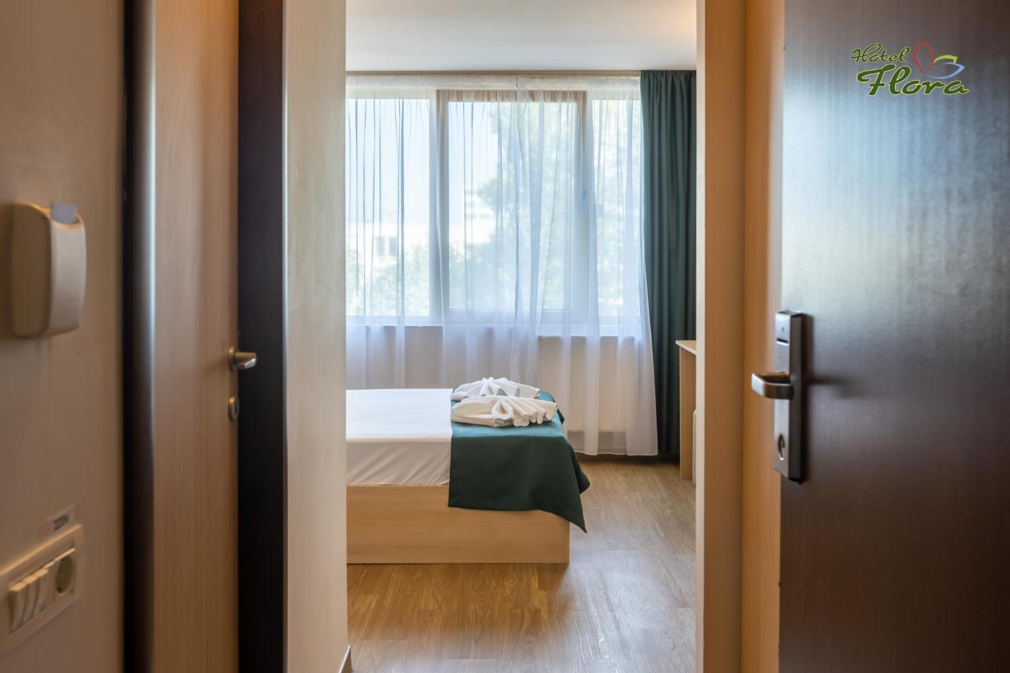 Hotel Flora Mamaia Εξωτερικό φωτογραφία